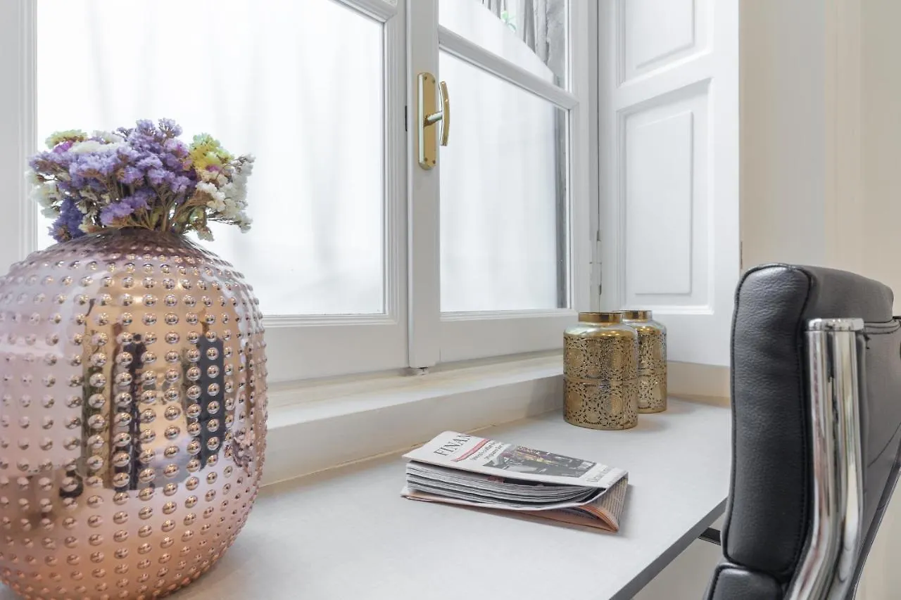 Duomo Smart Suites Milano 0*,