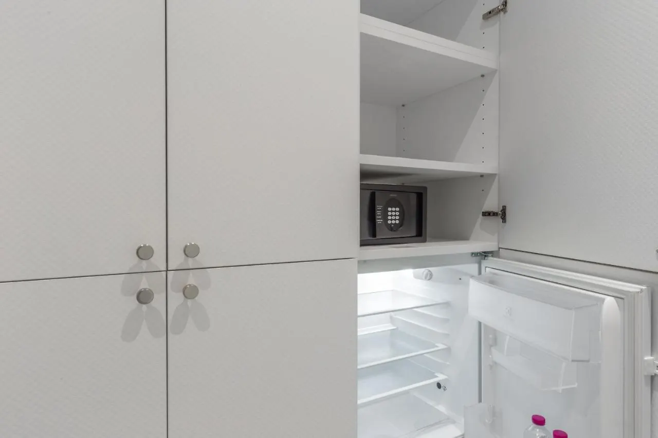 Duomo Smart Suites Milano Konukevi