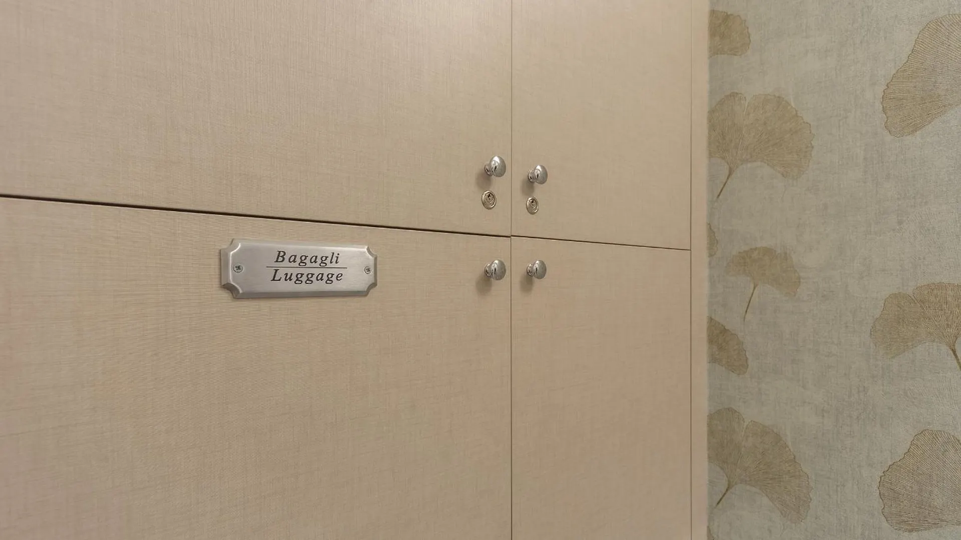 Konukevi Duomo Smart Suites Milano