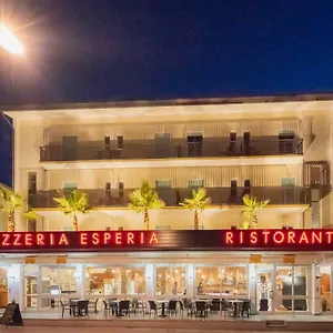 https://hotel-esperia-caorle.hotelinveneto.com