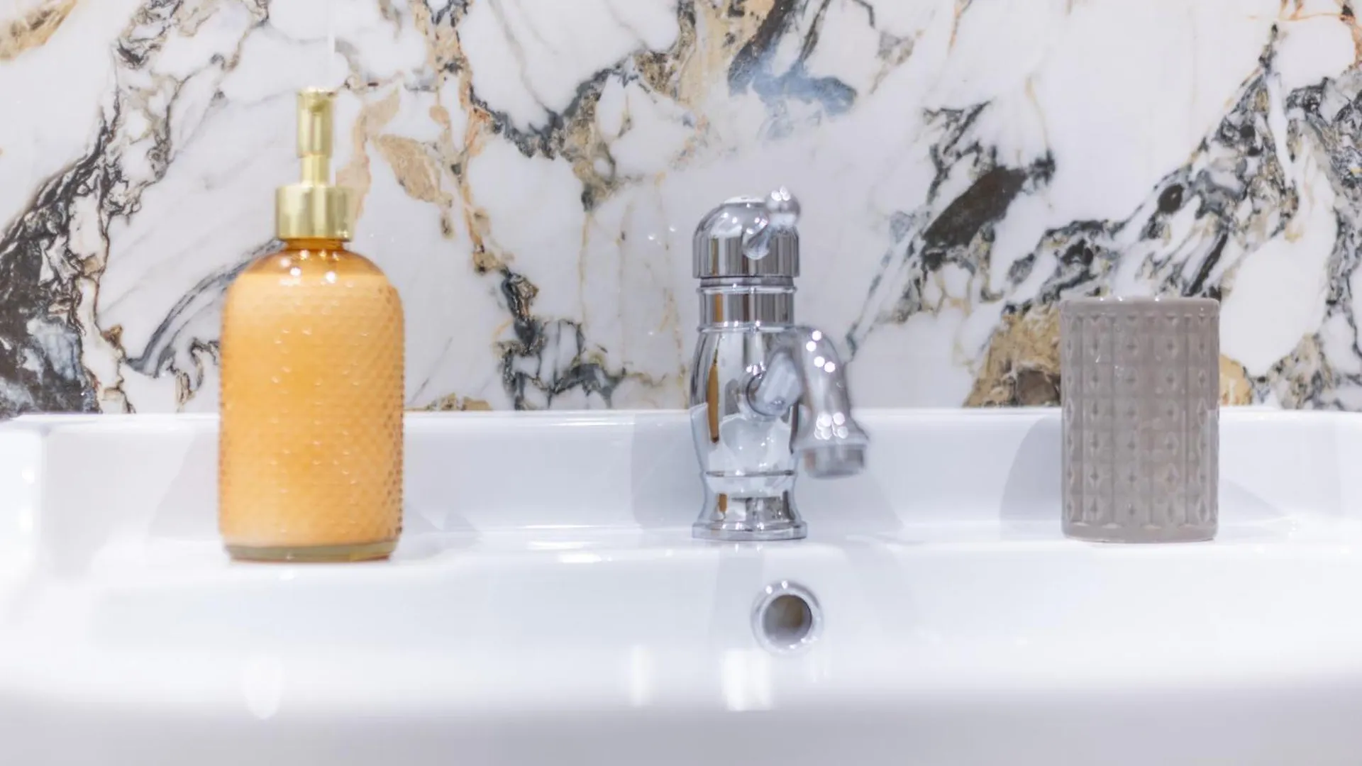بيت ضيافة Duomo Smart Suites ميلان